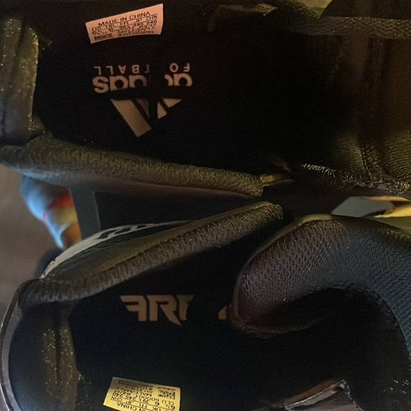 Boy Cleats - Picture 6 of 6